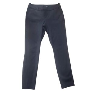 Old navy  black straight leg fitted pixie ankle pants.